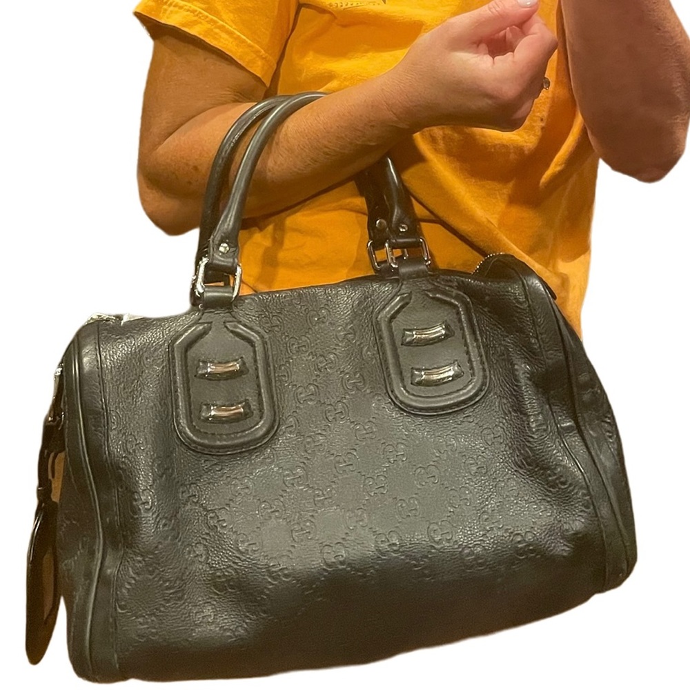 🌞Beautiful Gucci leather bag.  Excellent condition!